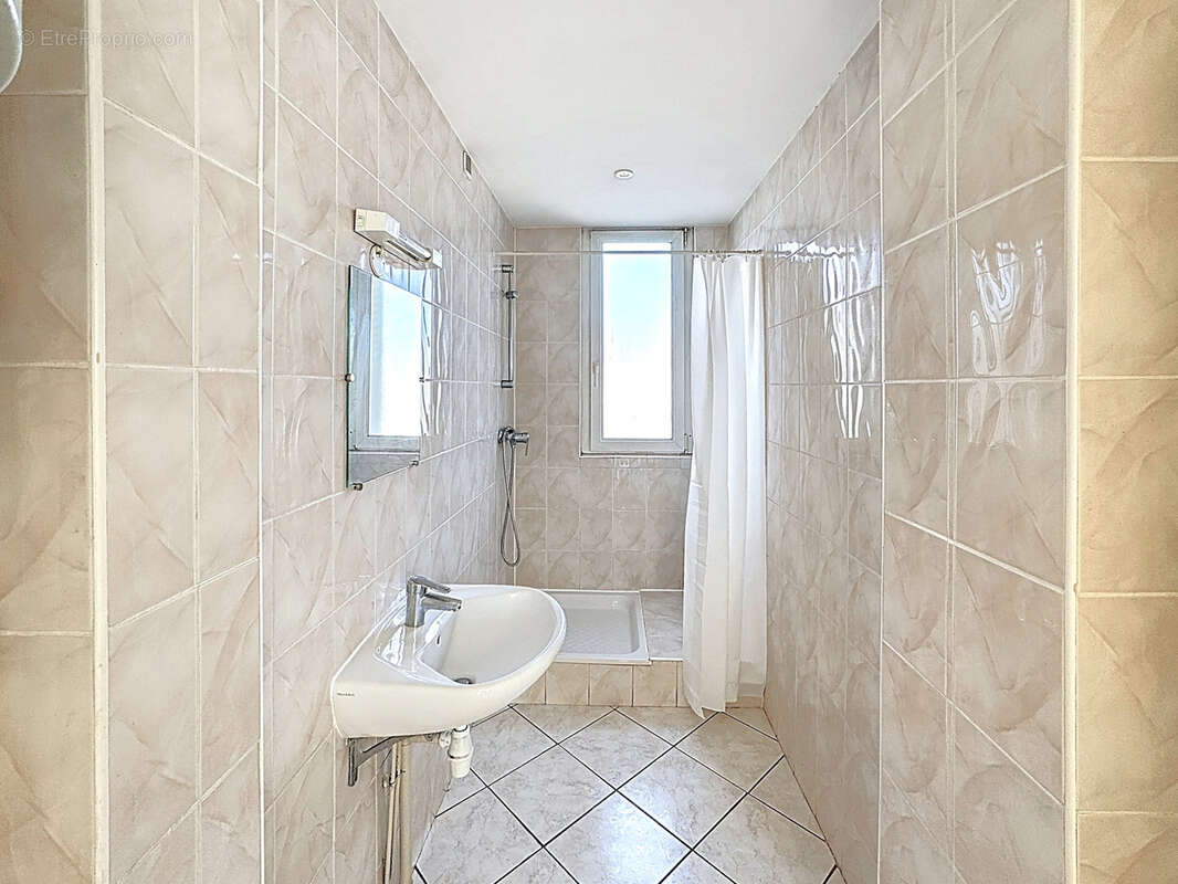 Appartement à SAINT-MARTIN-D'HERES