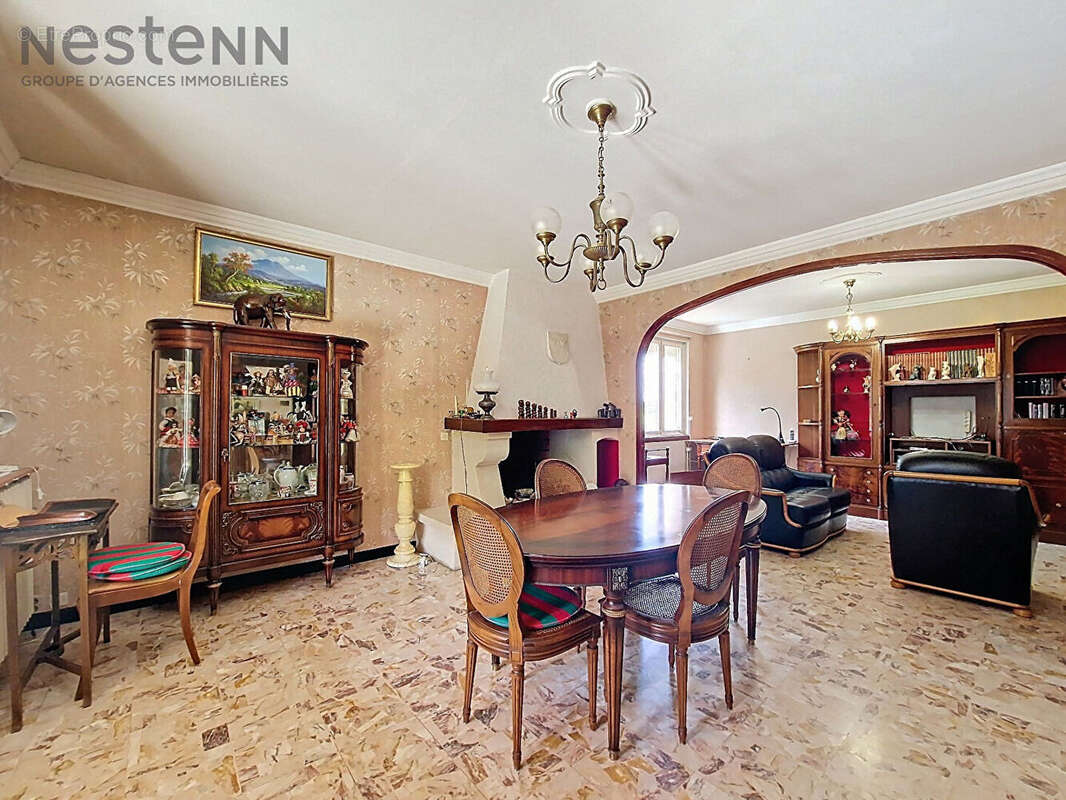 Maison à VILLEVIEILLE