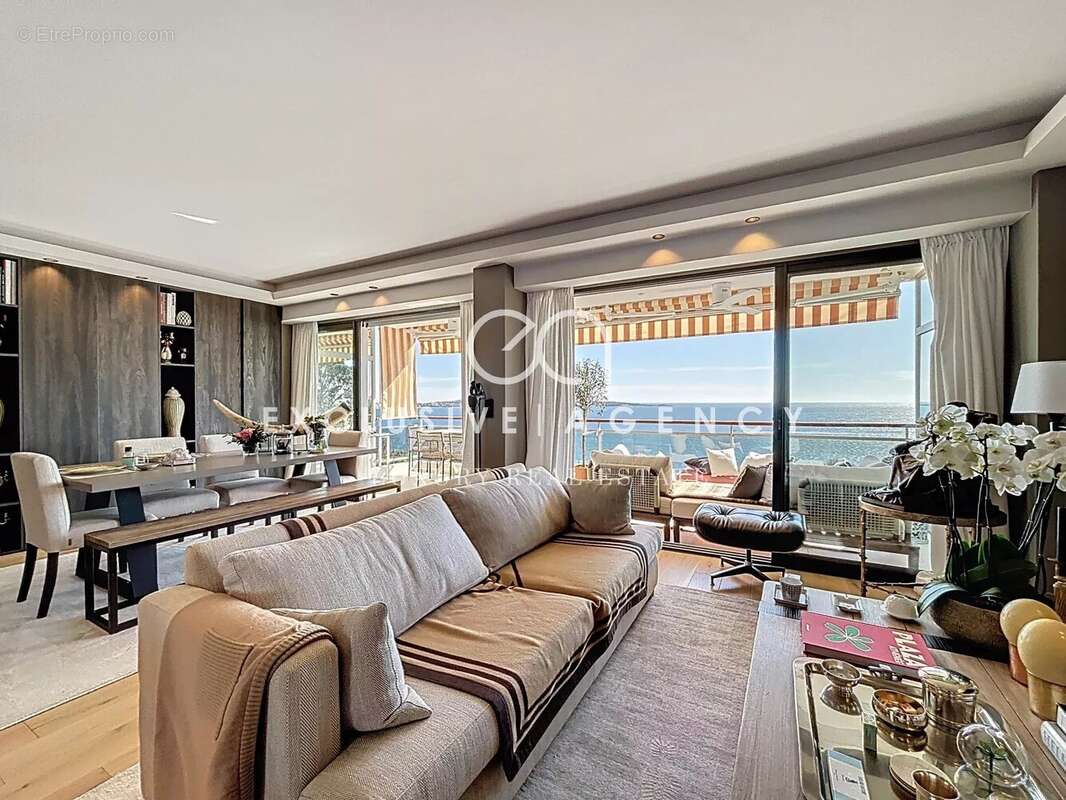 Appartement à VALLAURIS