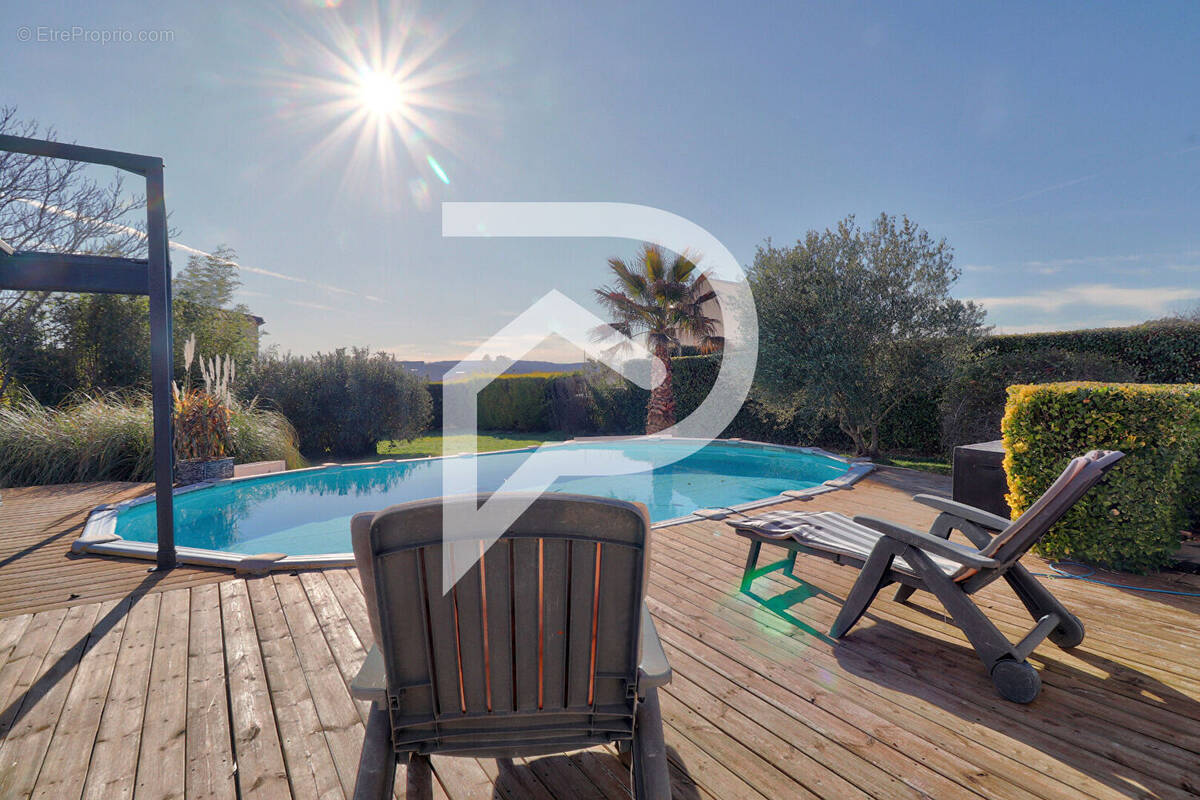 Maison à VINON-SUR-VERDON