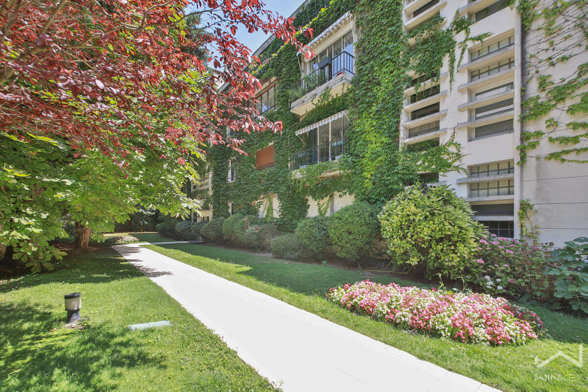 Neuilly-sur-Seine — Quartier Chézy — Rare 3 chambres de 106 m2 dans un écrin de verdure - photo 6