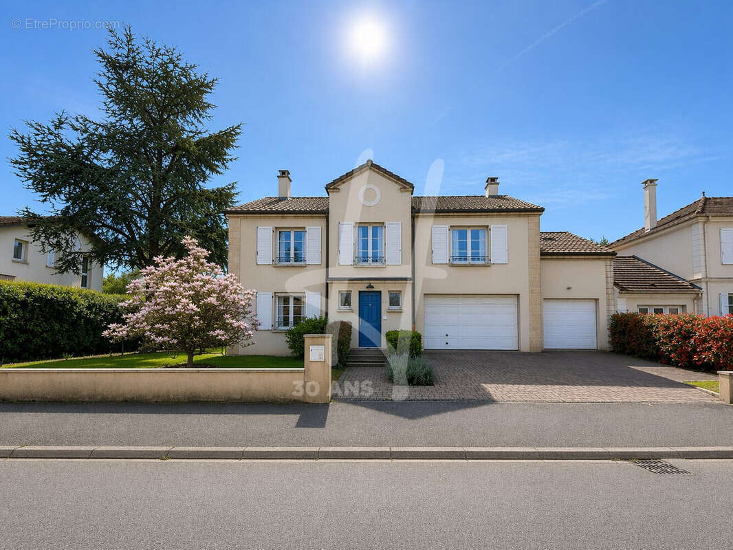 Maison à LONGEVILLE-LES-METZ