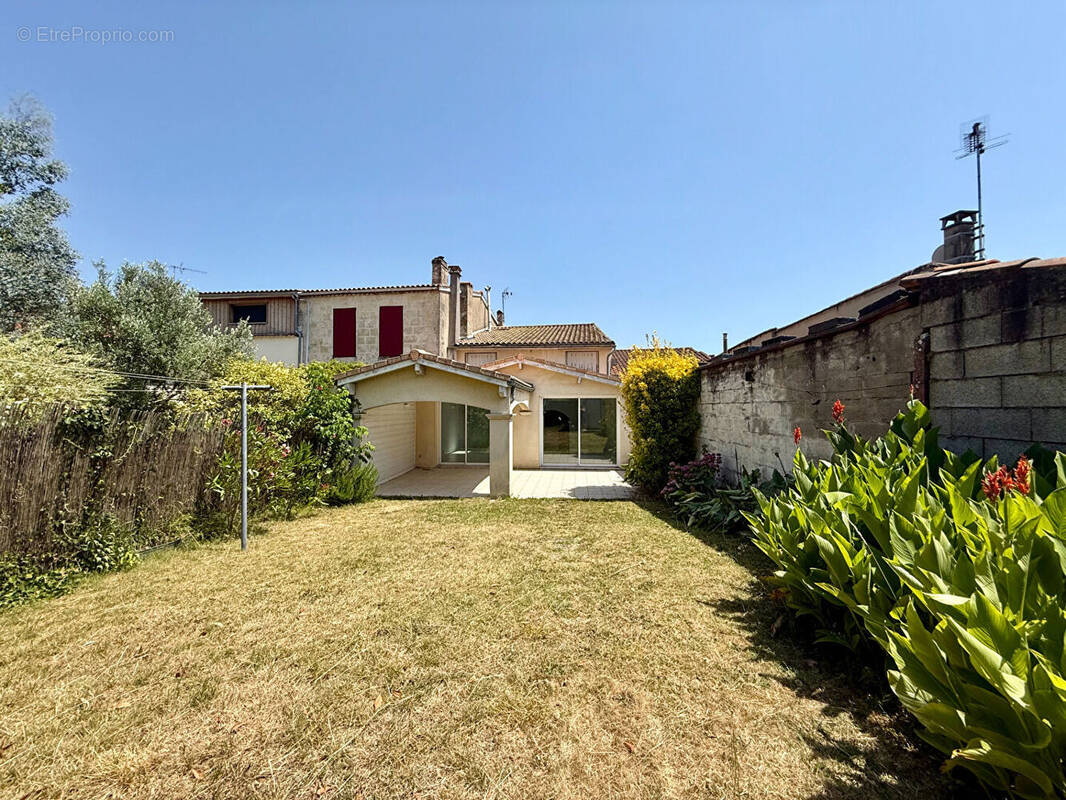 Maison à CARBON-BLANC