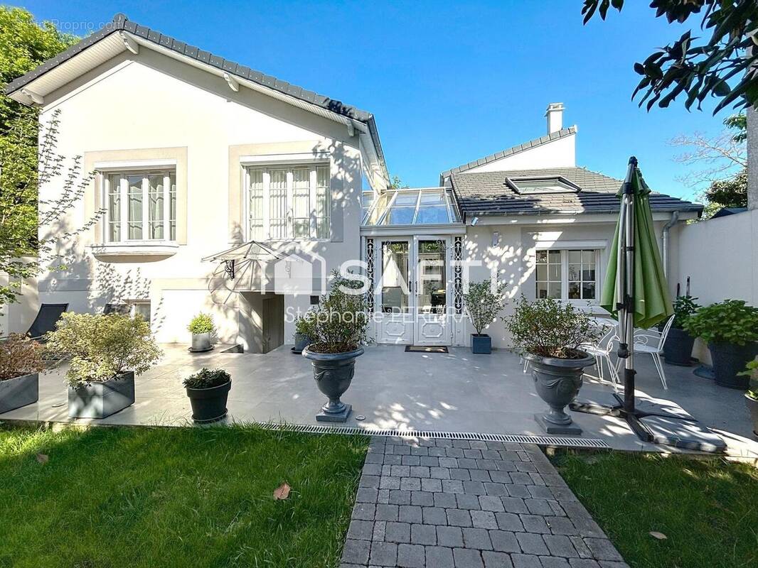 Photo 1 - Maison à CHAMPS-SUR-MARNE