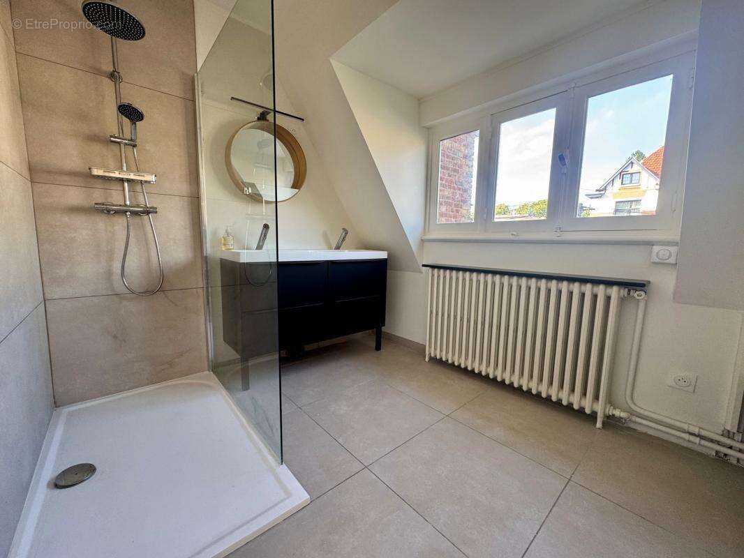 Maison à CROIX