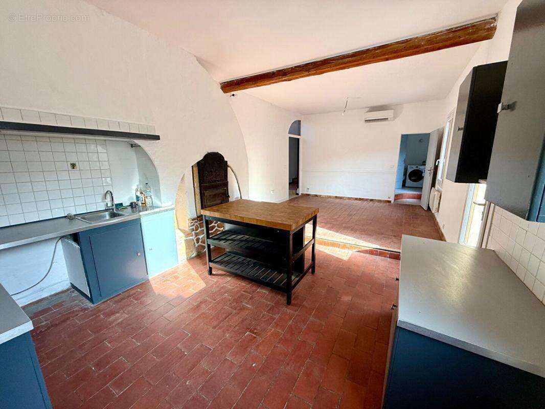 Maison à SAINT-CHAMAS