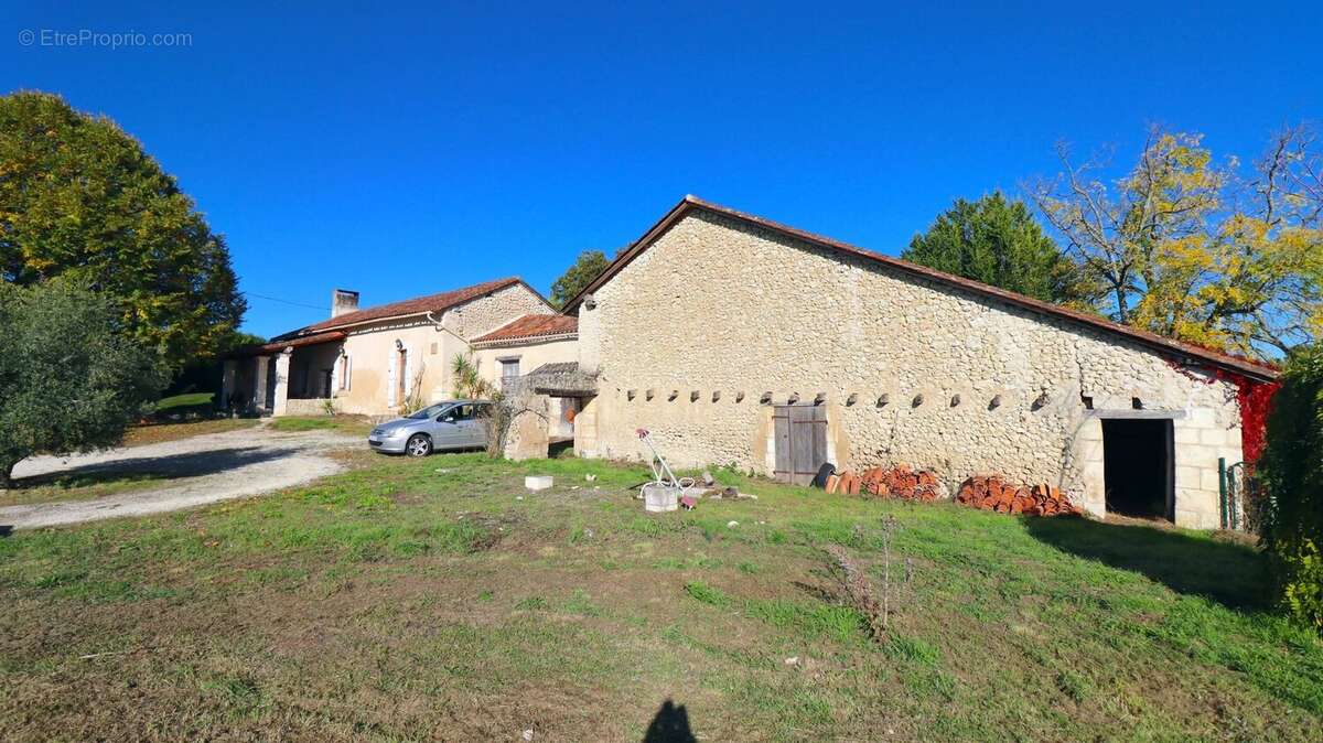 Maison à VILLETOUREIX