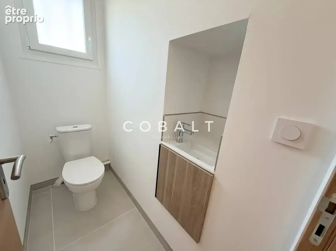 Maison familiale rénovée aux volumes généreux dans un cadre paisible. - photo 12