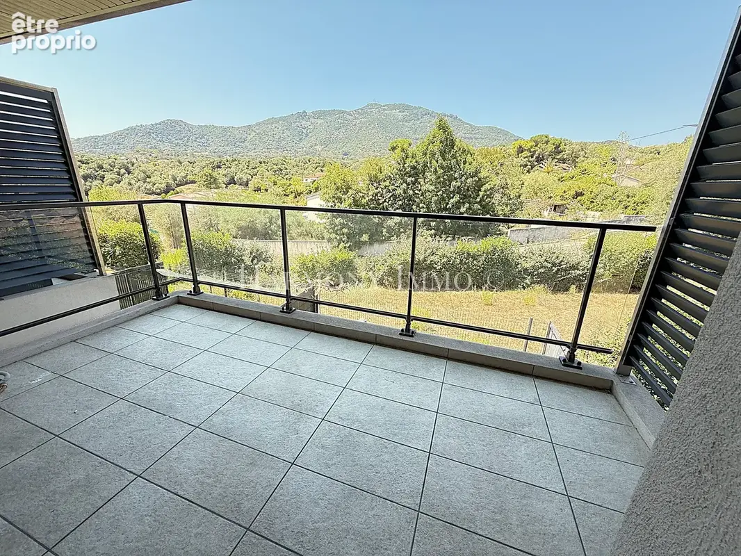 Ajaccio - appartement 3 pièces en dernier étage avec terrasse et parking - photo 4
