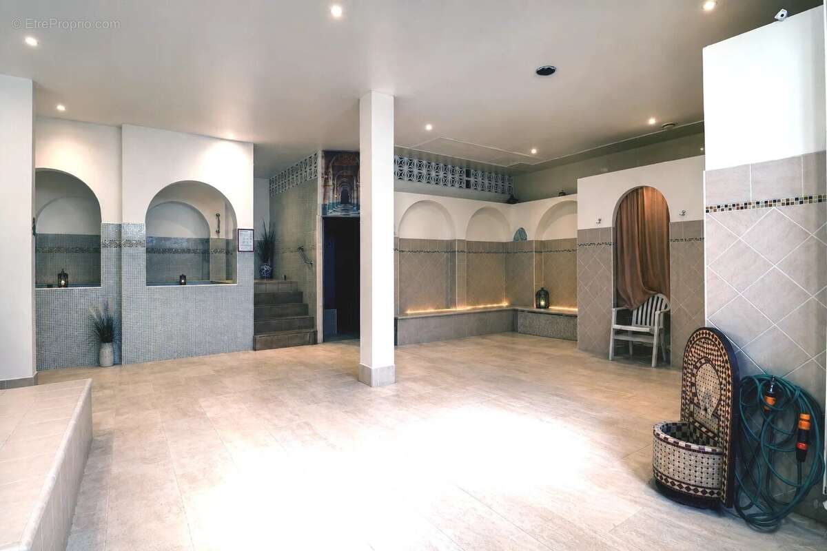 Appartement 241 m² à Maurepas  - photo 10