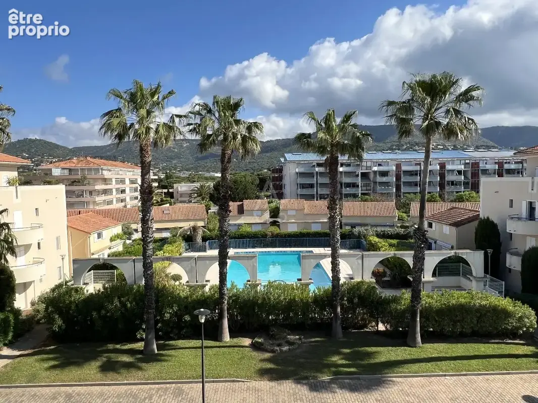 En exclusivité joli Mazet 30 m² hyper centre 83980 LE LAVANDOU - photo 2