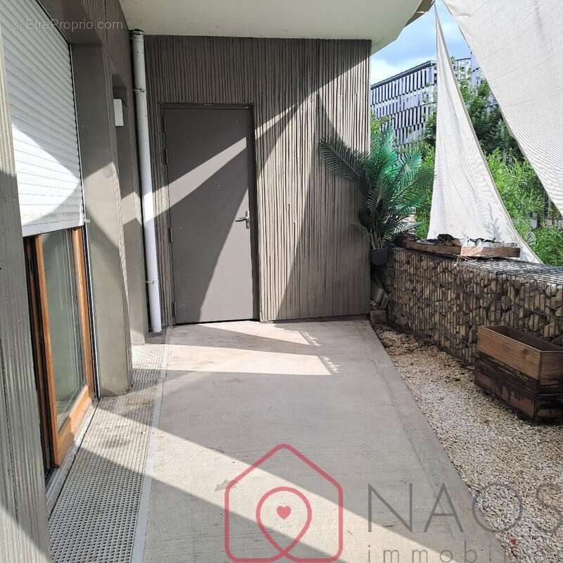 Appartement à L'ILE-SAINT-DENIS