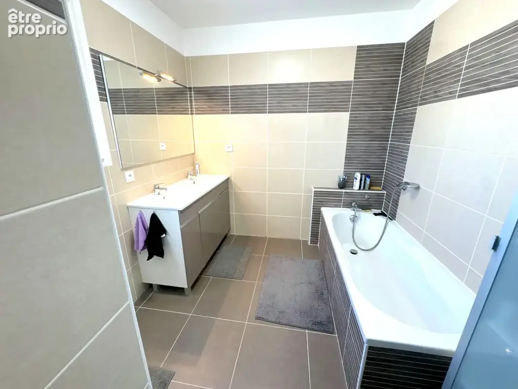 BEAUVOISIN – Maison 94 m² – 3 chambres – Piscine au sel – Garage - photo 14
