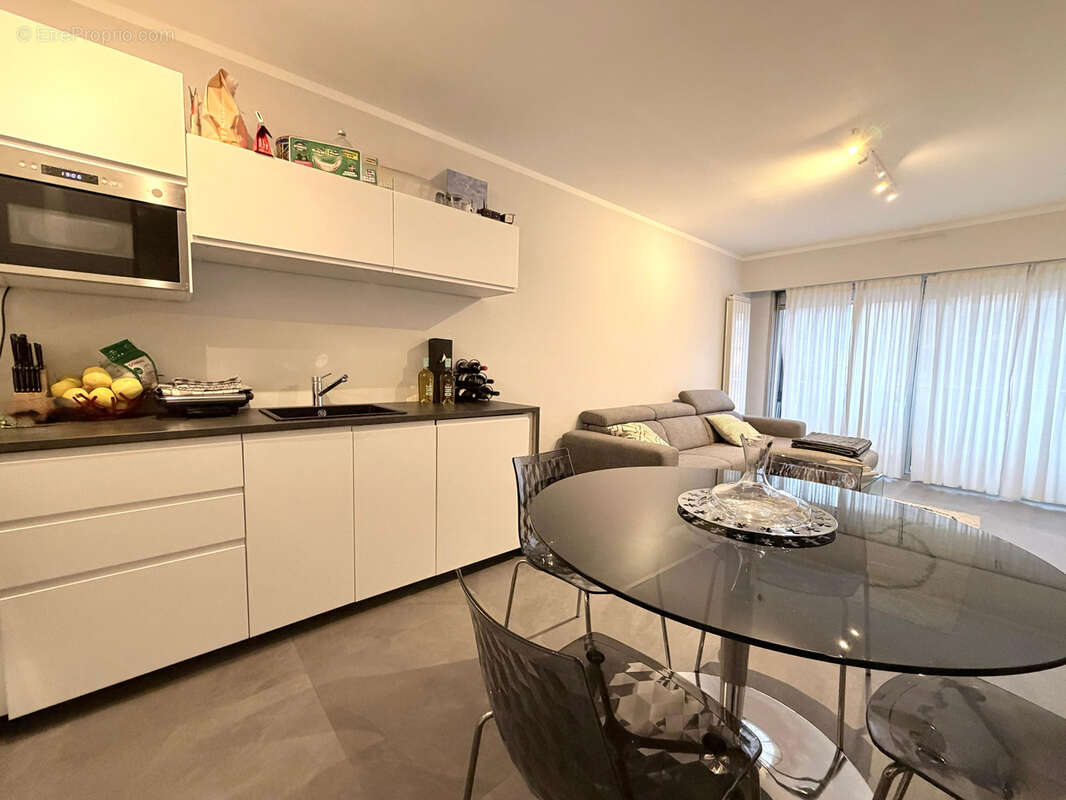 Appartement à ROQUEBRUNE-CAP-MARTIN