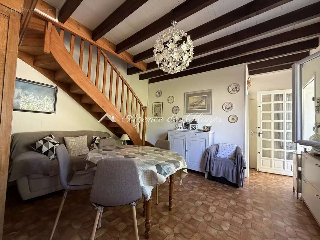 Maison à MESCHERS-SUR-GIRONDE