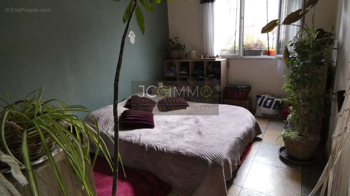 Appartement à CUERS