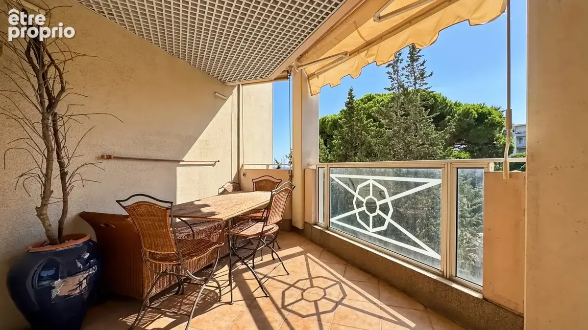 A vendre Golfe Juan grand studio de 33 m2  garage - photo 12