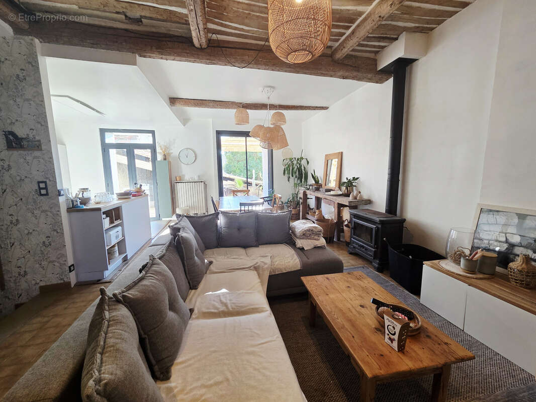 Maison à POUZOLLES