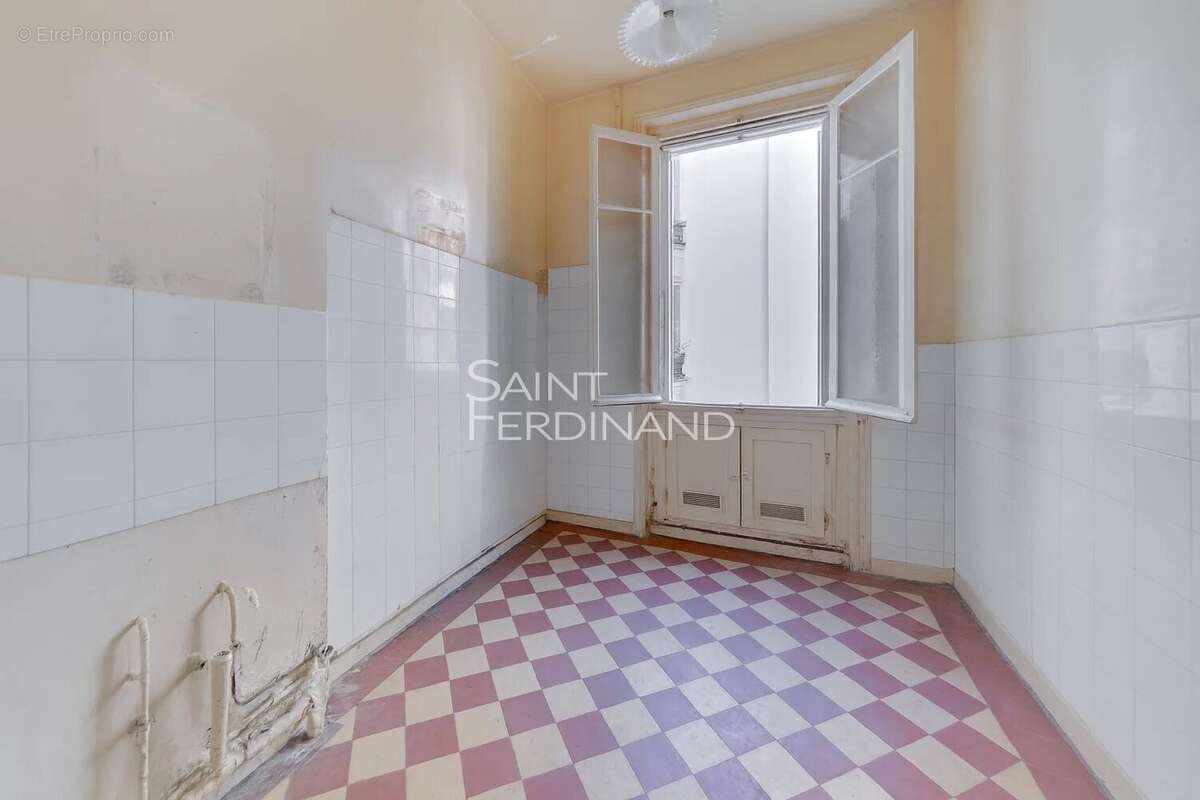 Appartement à NEUILLY-SUR-SEINE
