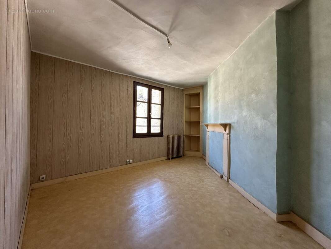 Maison à SAINT-YRIEIX-LA-PERCHE