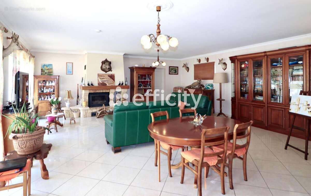 Maison à MESCHERS-SUR-GIRONDE