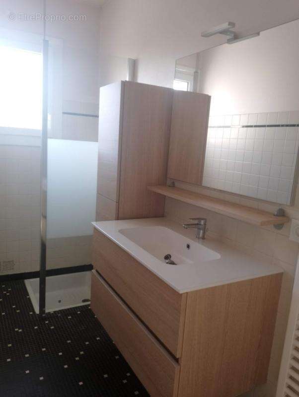 Maison t4 de plain pied + dépendance - photo 12