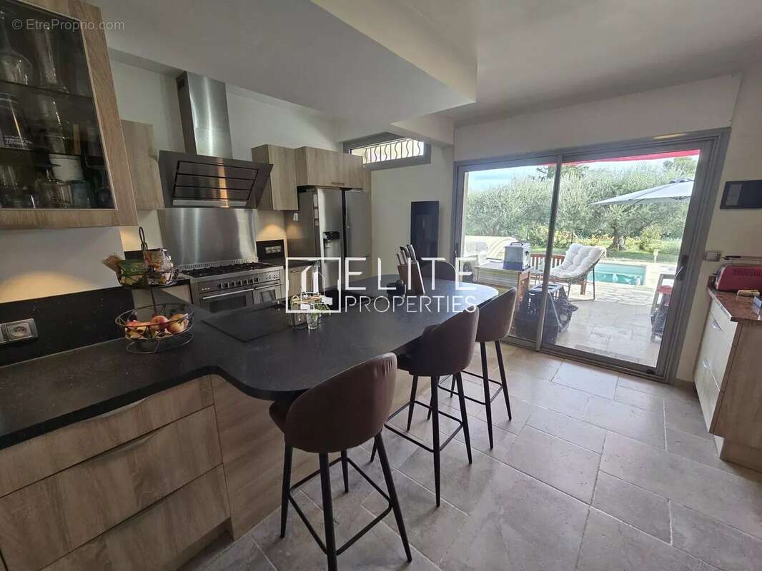 Maison à PEYMEINADE