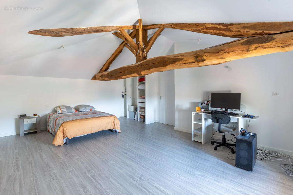 Maison à VAUX-EN-BEAUJOLAIS