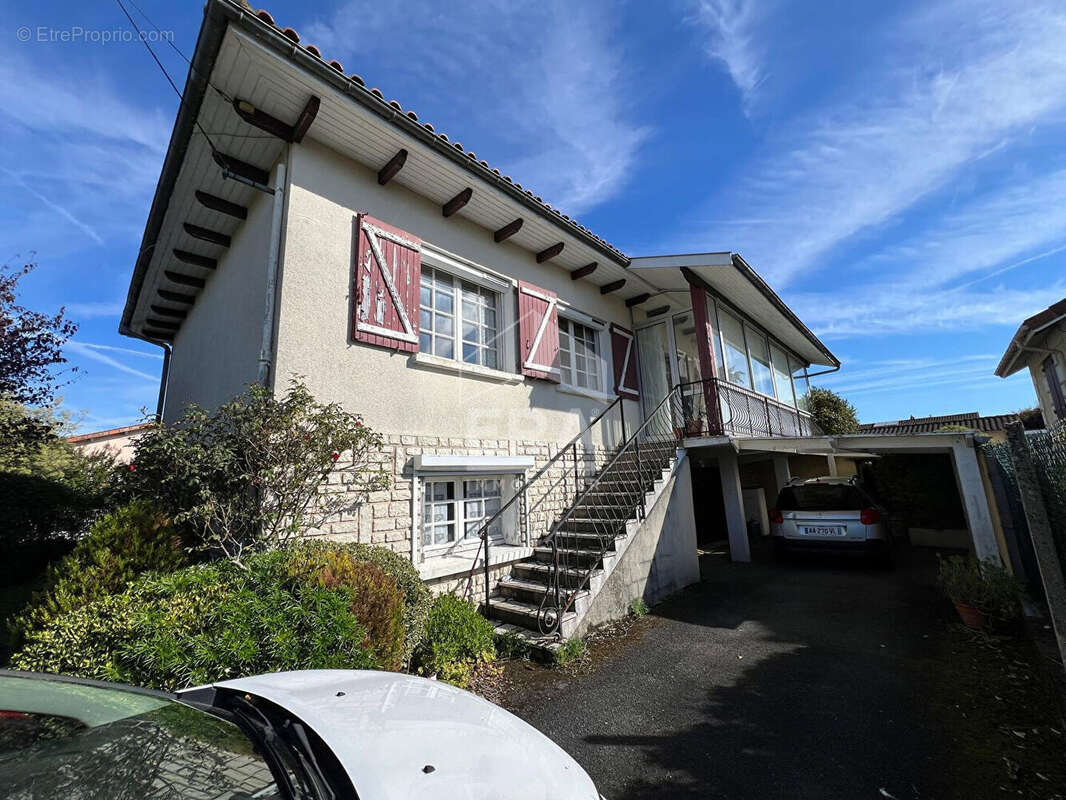 Maison à L&#039;ISLE-D&#039;ESPAGNAC