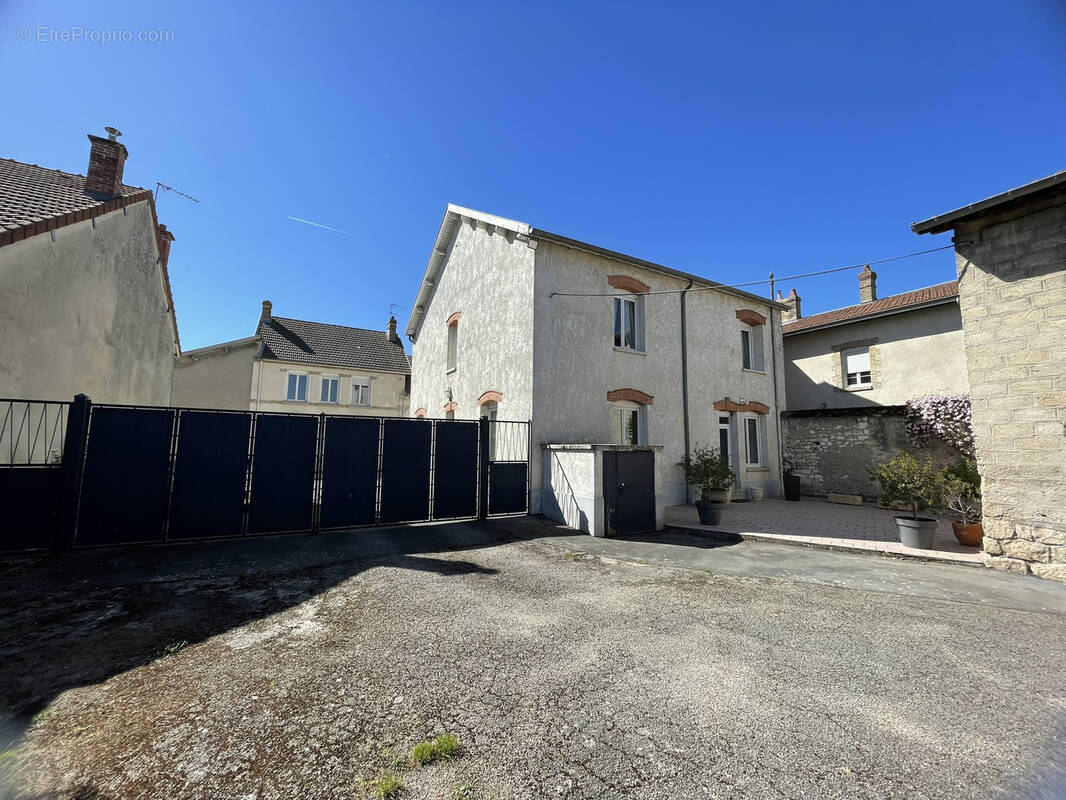 Maison à CAUREL