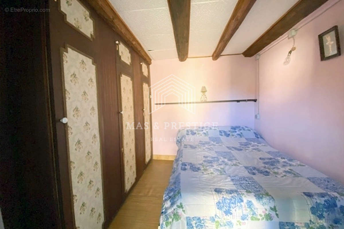 Maison à SAINT-LAURENT-DE-CERDANS