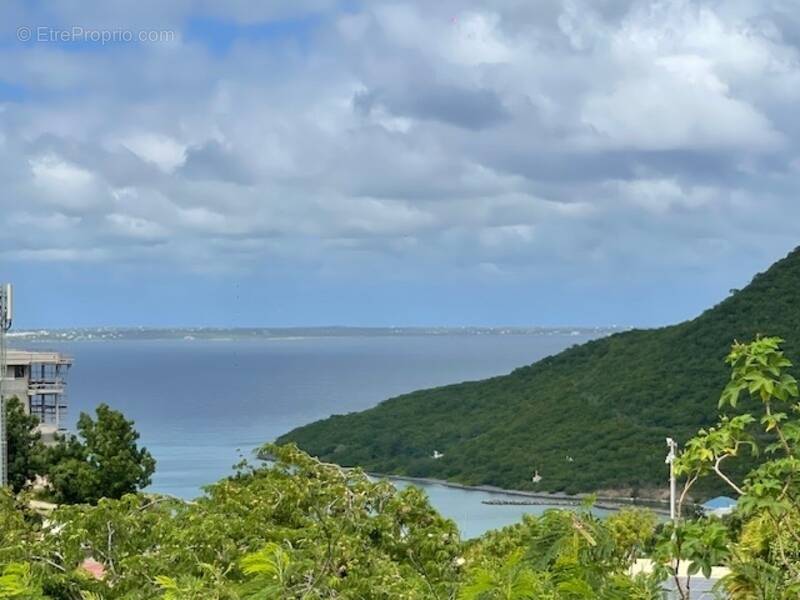 Terrain à SAINT-MARTIN