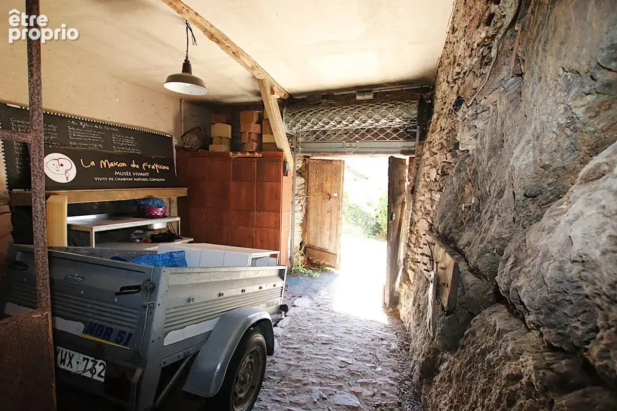 Maison de village avec vue exceptionnelle sur l'abbatiale de Conques - Gîte & fort potentiel commercial - photo 18