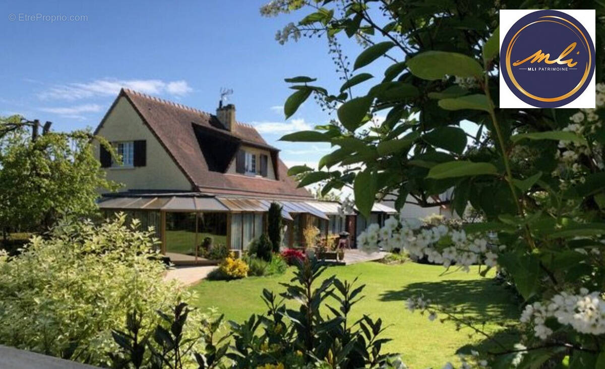 Maison à FONTAINE-ETOUPEFOUR