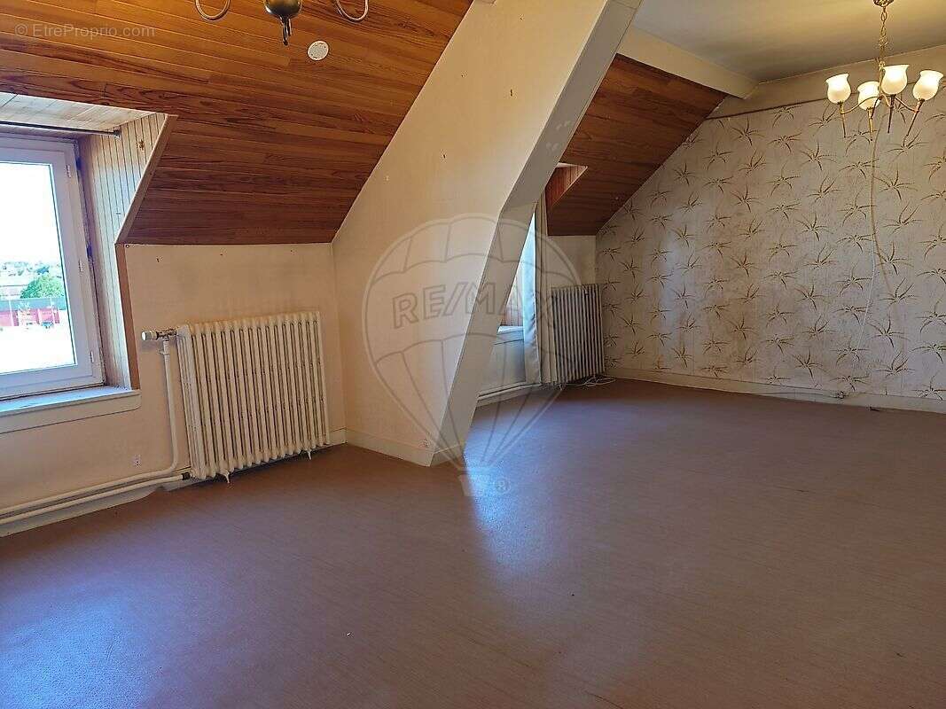 Maison à LUZY