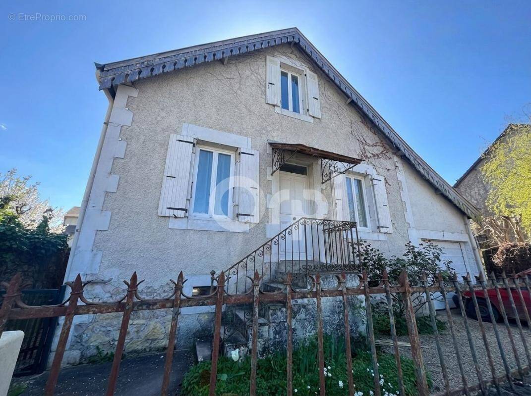 Maison à TERRASSON-LAVILLEDIEU