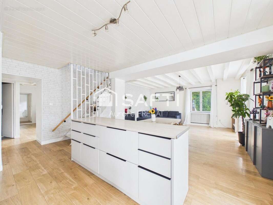 Maison 160 m² à Bournan  - photo 2