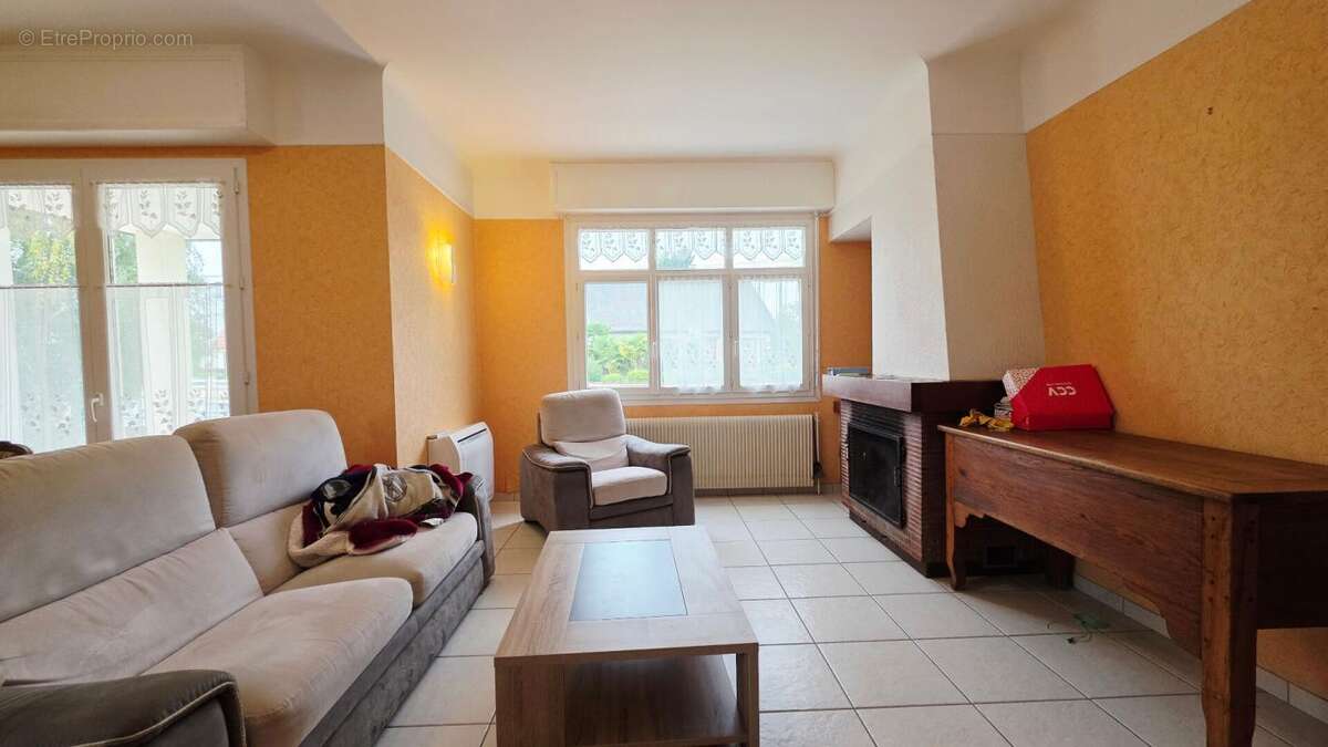 Maison à MEHUN-SUR-YEVRE