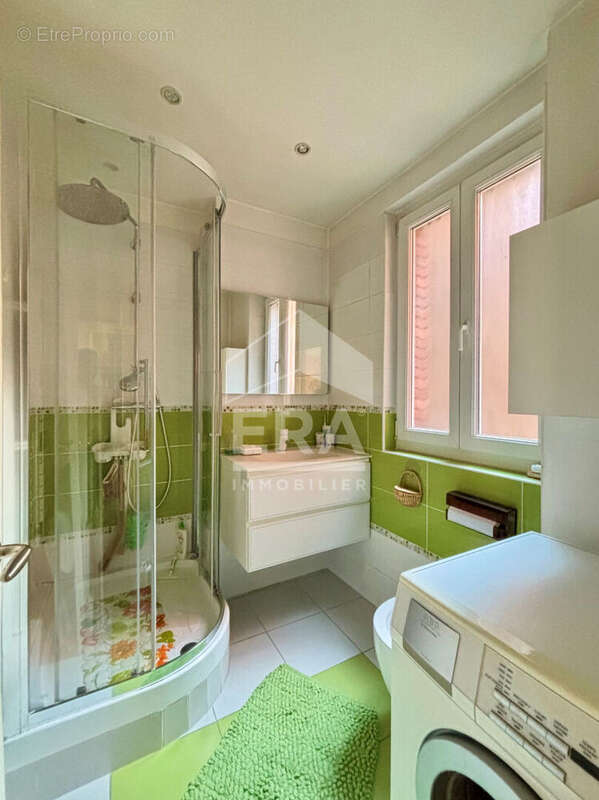 Appartement à LEVALLOIS-PERRET