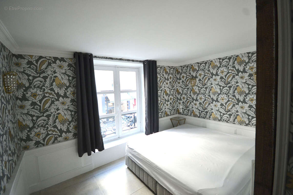 Appartement à PARIS-9E