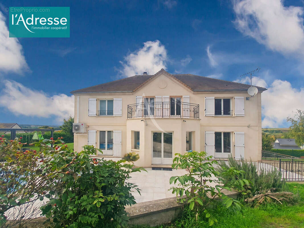 Maison à MEULAN