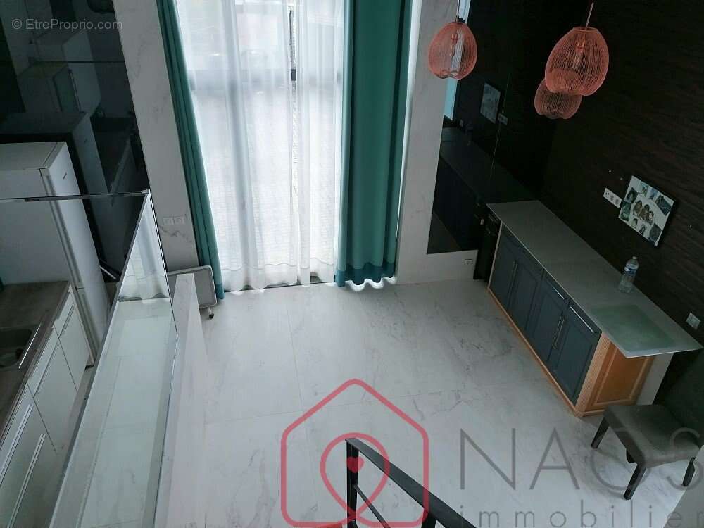 Maison à MANDRES-LES-ROSES