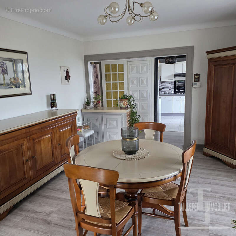 Maison à COULOUNIEIX-CHAMIERS