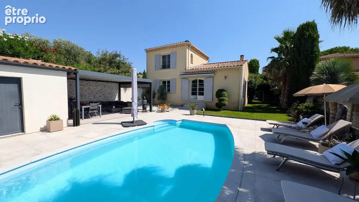 Maison à ENTRAIGUES-SUR-LA-SORGUE