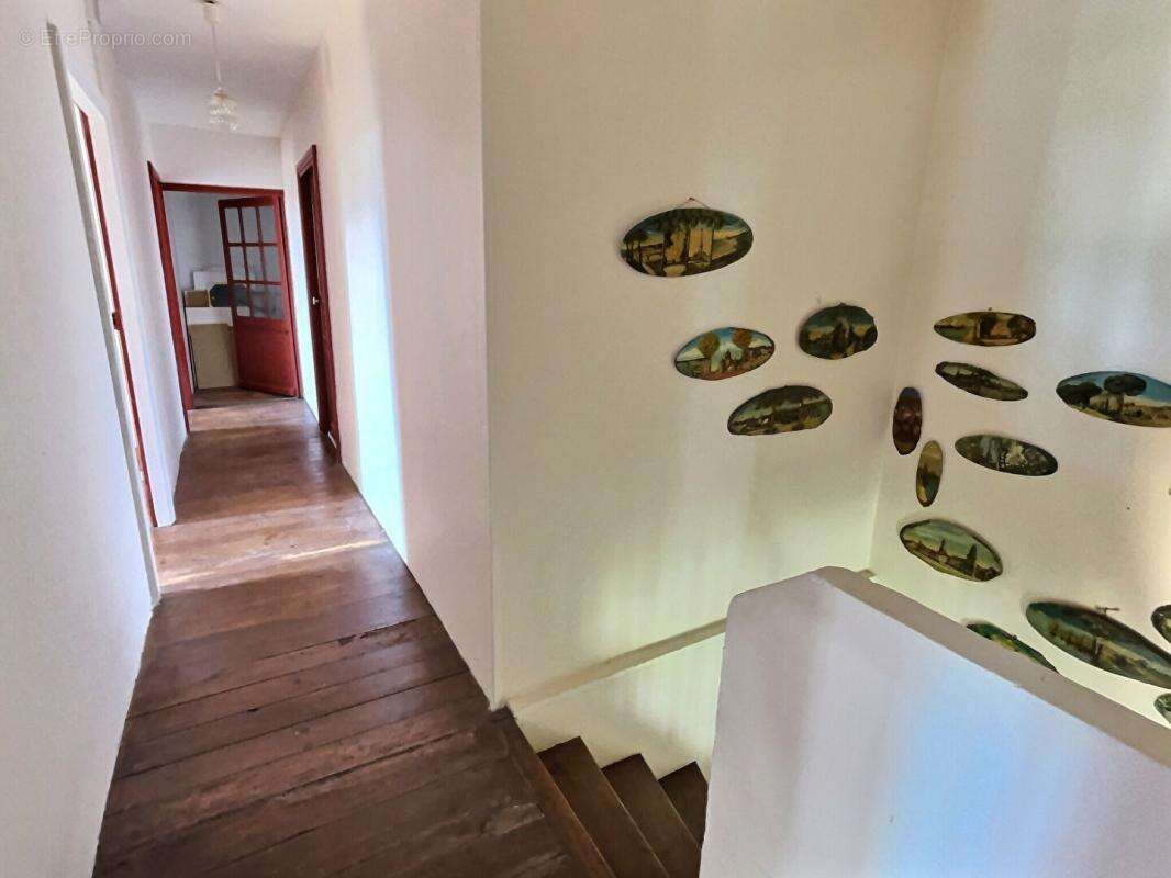 17250 - Maison La Vallée 5 pièce(s) 140 m2 + 120 m2 à finir de rénover - - photo 7