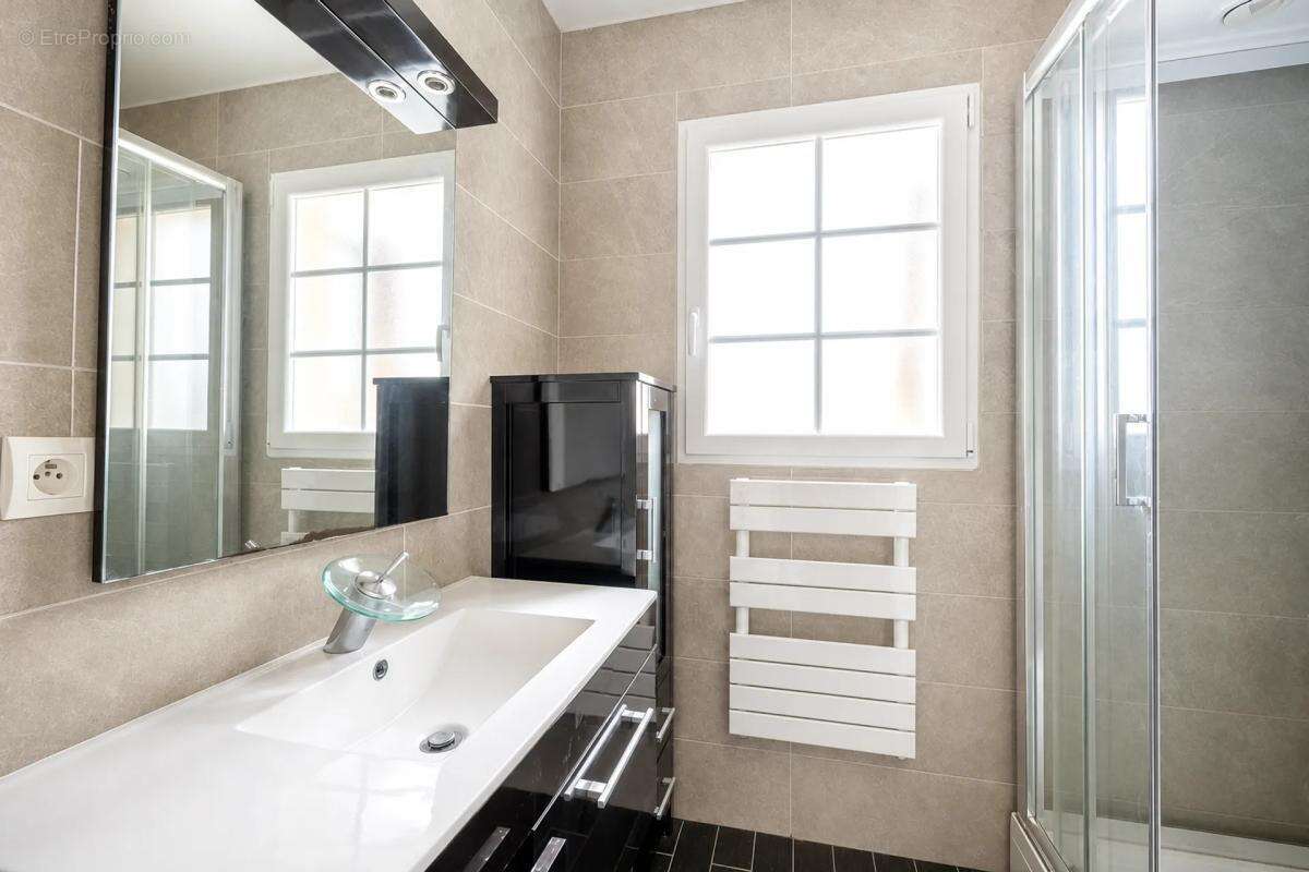 Maison familiale rénovée avec piscine à Saint-Léger-en-Yvelines - photo 9