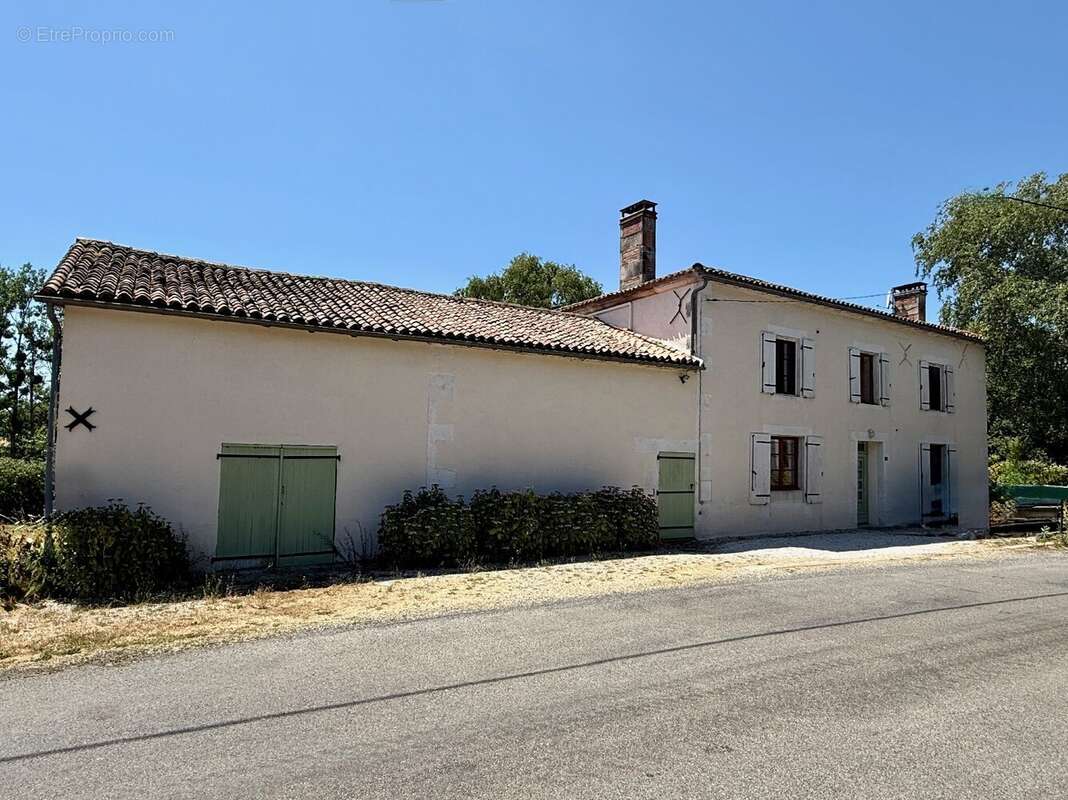 Maison à LE BOUCHAGE