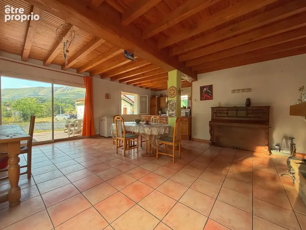 Maison d'habitation sur un terrain de 3036m2 - photo 7
