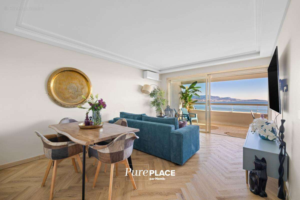 Appartement à VILLENEUVE-LOUBET