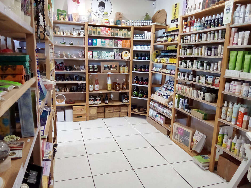 Commerce à VILLENAVE-D&#039;ORNON